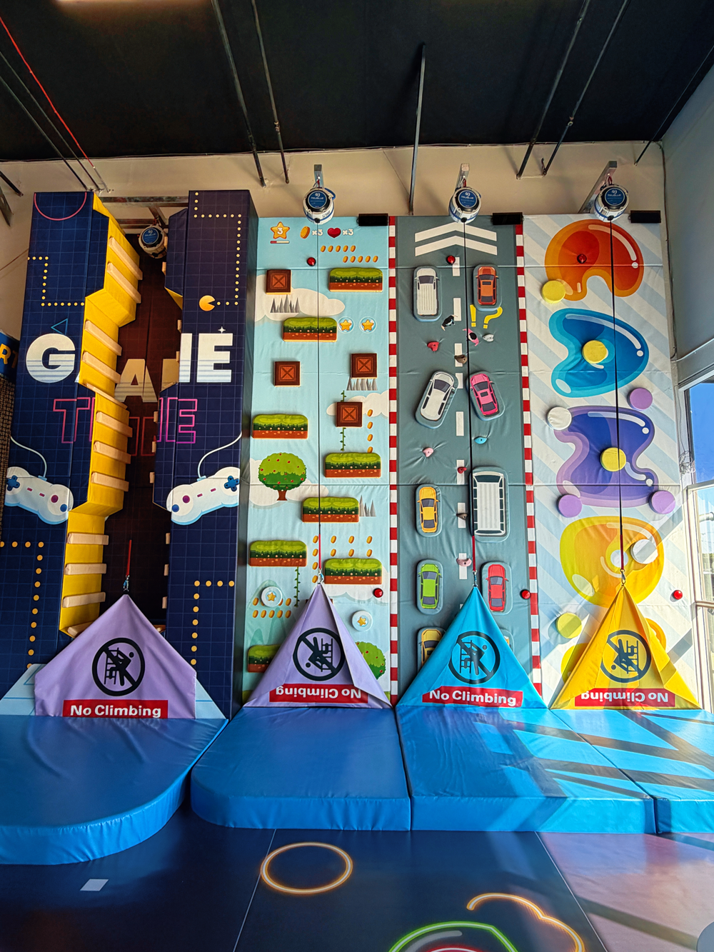 Play Leap indoor adventure park play area